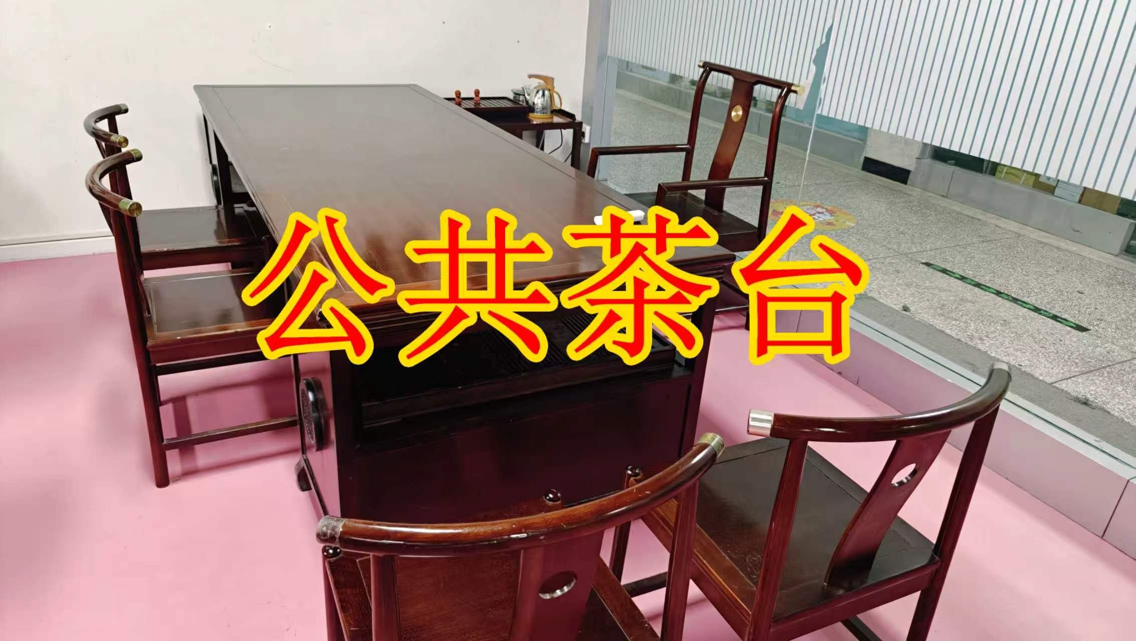 工业路面积灵活：小面积办公室至大面积办公、经营空间均可选择； 部分房源可注册公司，满足企业办公需求； 商铺临街，具备上下水、用电等经营条件； 适合副食品、茶叶、酒水、百货、电商、培训、办公等多种行业。
